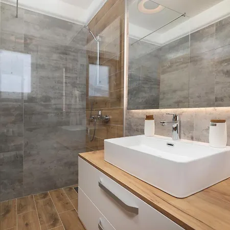 Andreja * Vrbnik (Primorje-Gorski Kotar)